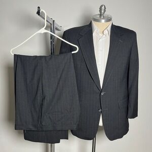 Bill Blass Signature Suit Mens 44R 38x28 Charcoal Gray Pinstripe Wool 2-Button